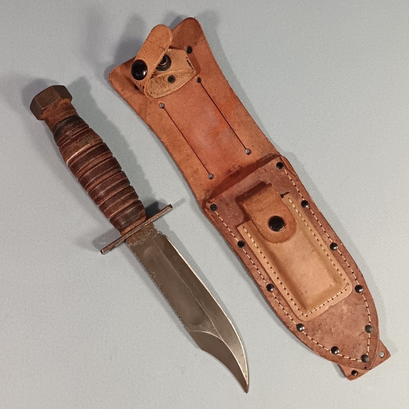 COUTEAU US DE SURVIE DE PILOTE DE L'USAAF CAMILLUS N.Y. DATE 1985 AVIATION AMERICAINE FIGTH KNIFE